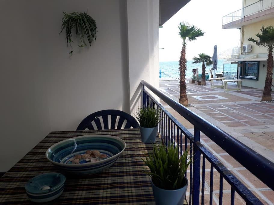 Cozy Seaside Apartment Loutraki 外观 照片