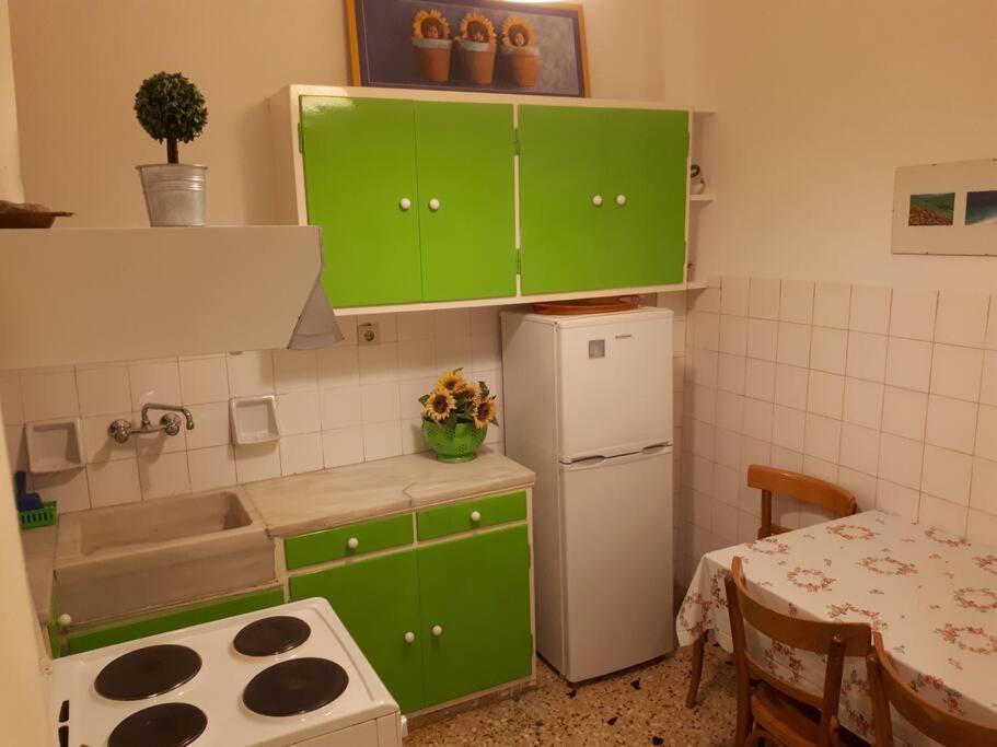 Cozy Seaside Apartment Loutraki 外观 照片