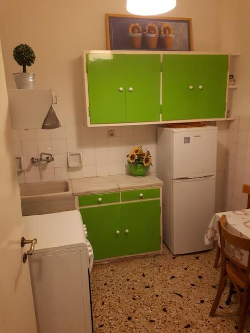Cozy Seaside Apartment Loutraki 外观 照片